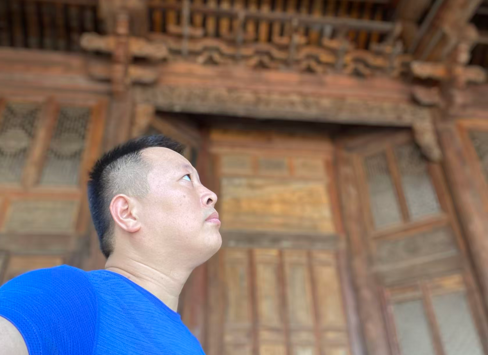 中年男人（刘文祥）的深夜，一半是父亲的针，一半是孩子的问